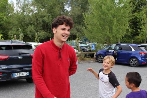 Alban, Milo et Kian sur le parking